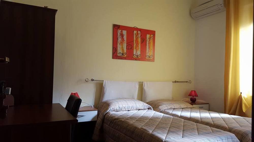 B&B Fantar House Carbonia Exterior foto